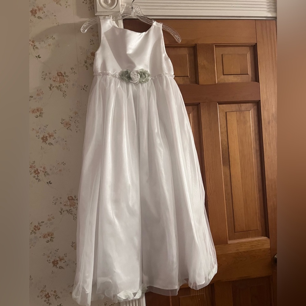 Elegant White flower girl/jr bridesmaids dress with Floral Accent